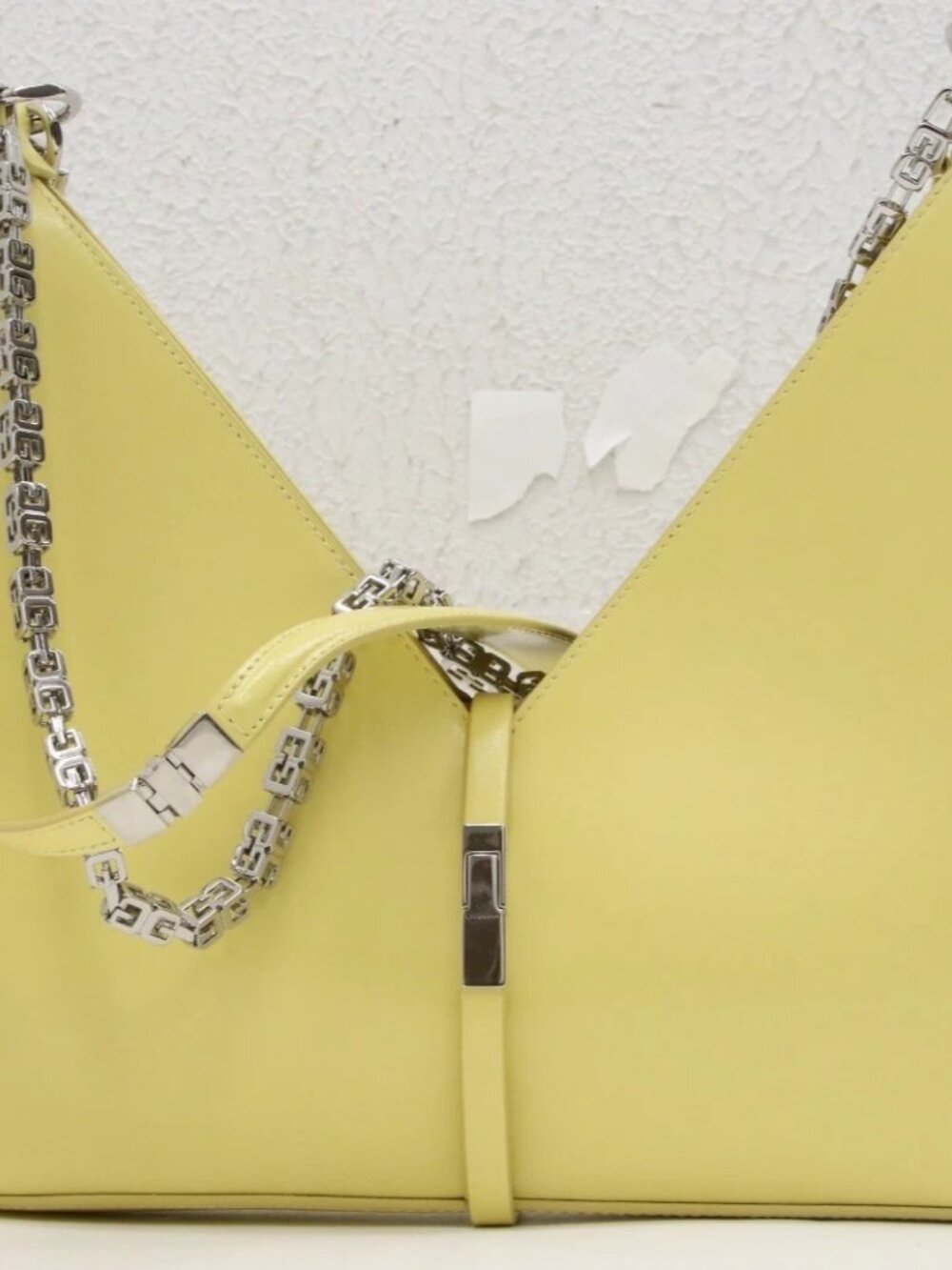 Givenchy Cut Out Leather Shoulder Bag - Yellow